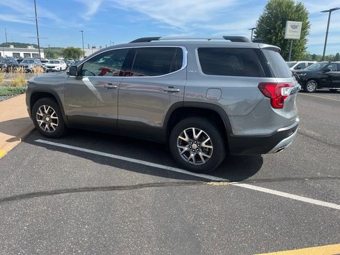 Used 2023 GMC Acadia SLT w/ Preferred Package AWD/4WD image 2