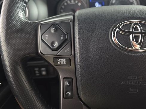 Used 2017 Toyota Tacoma TRD Sport w/ Tow Package (A/T) AWD/4WD image 15