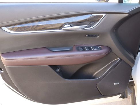 Used 2022 Cadillac XT6 Premium Luxury w/ Technology Package FWD image 22