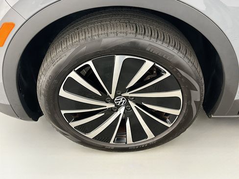 Used 2024 Volkswagen ID.4 Pro image 11