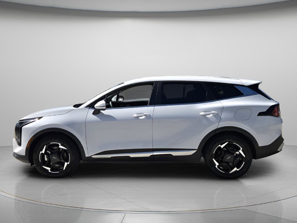Used 2026 Kia Sportage EX FWD image 7
