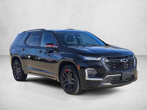 Used 2023 Chevrolet Traverse Premier w/ Redline Edition image 3