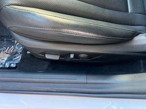 Used 2025 Hyundai Elantra Limited image 23