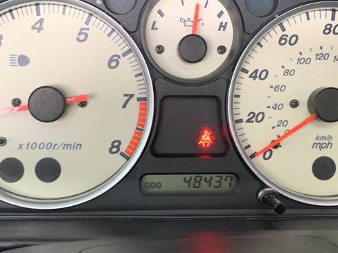 Used 2004 MAZDA MX-5 Miata LS RWD image 13