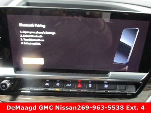 New 2026 GMC Sierra 1500 Elevation image 31