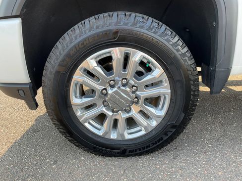 Certified 2020 GMC Sierra 2500 Denali w/ Denali Ultimate Package AWD/4WD image 29