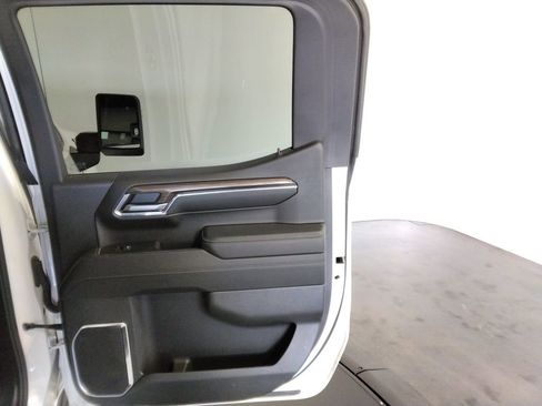 Used 2024 Chevrolet Silverado 1500 RST w/ Z71 Off-Road Package image 37