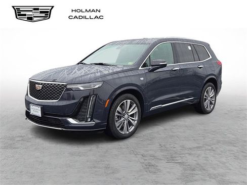 Used 2025 Cadillac XT6 Premium Luxury image 1
