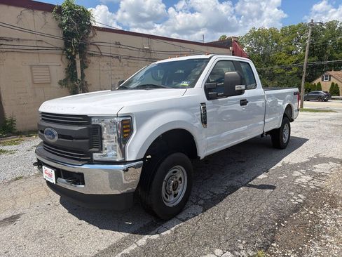 Used 2018 Ford F250 XL w/ Power Equipment Group AWD/4WD image 4