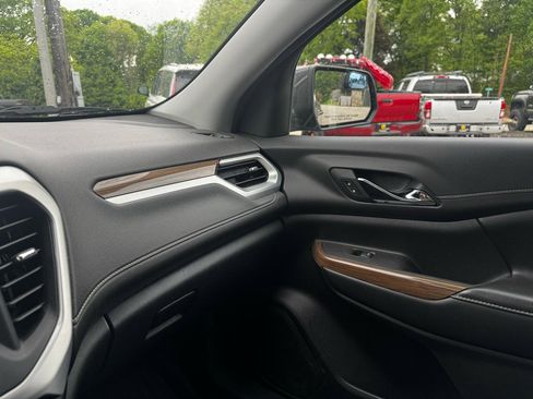 Used 2019 GMC Acadia SLE FWD image 17
