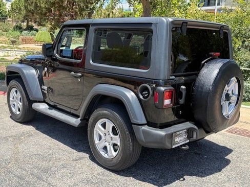 Used 2018 Jeep Wrangler Sport AWD/4WD image 4