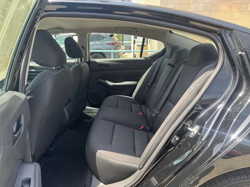 Used 2025 Nissan Altima 2.5 SV FWD image 22