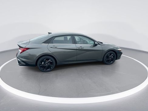 New 2026 Hyundai Elantra SEL Sport FWD image 9