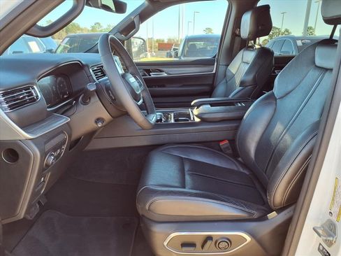 Used 2024 Jeep Wagoneer Series II image 15