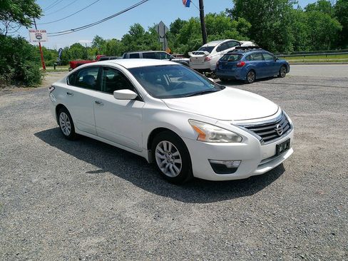 Used 2014 Nissan Altima 2.5 S FWD image 6