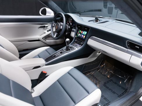 Used 2019 Porsche 911 Carrera S image 57