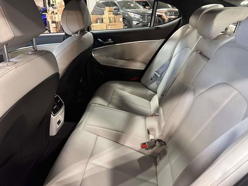 Used 2025 Genesis G70 2.5T AWD/4WD image 16