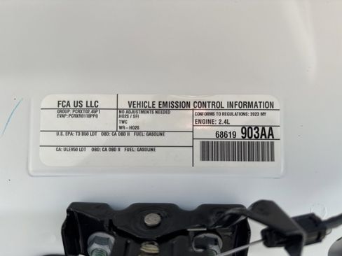 New 2023 Jeep Cherokee Altitude Lux image 26