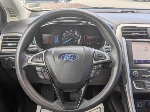 Used 2020 Ford Fusion SE FWD image 32