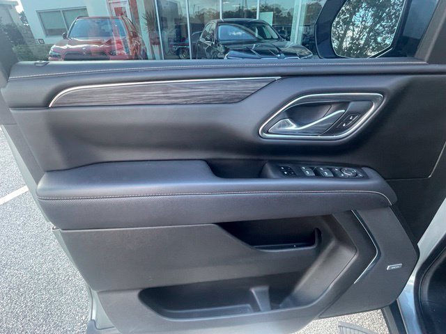 Used 2023 GMC Yukon SLT w/ SLT Luxury Package AWD/4WD image 8