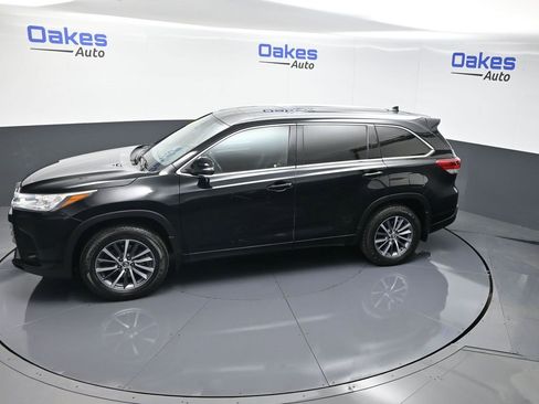 Used 2017 Toyota Highlander XLE image 53