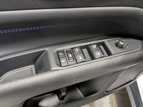 Used 2025 Jeep Compass Latitude w/ Altitude Special Edition AWD/4WD image 13