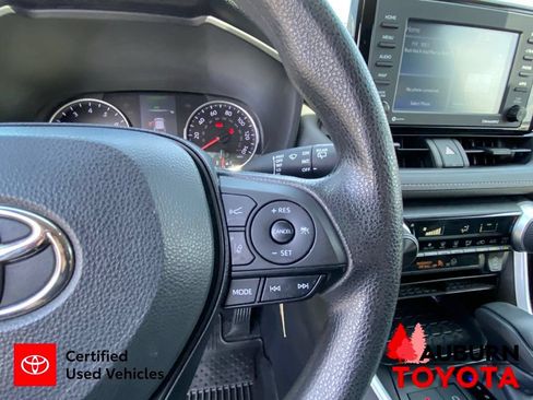 Used 2022 Toyota RAV4 LE AWD/4WD image 37