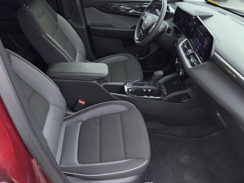 Used 2025 Chevrolet TrailBlazer LT FWD image 39