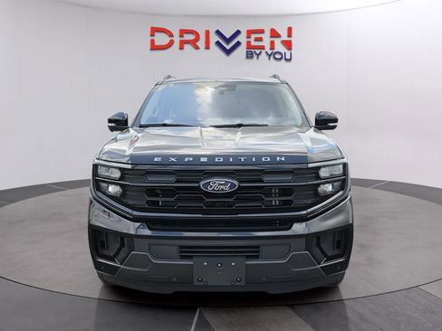 Used 2025 Ford Expedition Max Active AWD/4WD image 8
