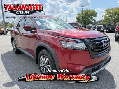 Used 2023 Nissan Pathfinder SL w/ Black Appearance Package