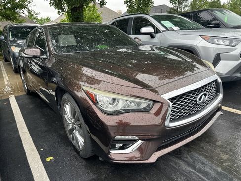 Used 2018 INFINITI Q50 Luxe w/ Essential Package (3.0T Luxe) AWD/4WD image 2