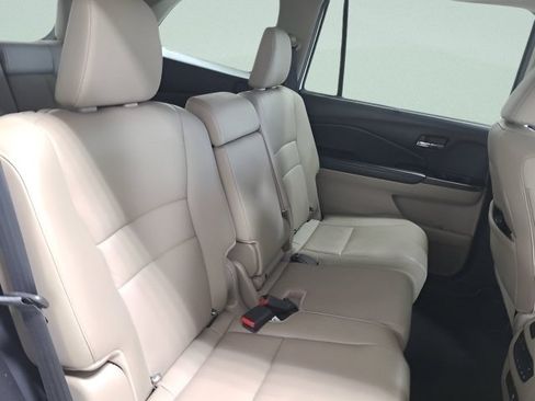Used 2019 Honda Pilot Touring image 22