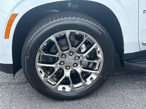 New 2026 GMC Yukon Denali w/ LPO, Floor Liner Package AWD/4WD image 16