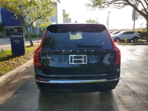 Certified 2023 Volvo XC90 B5 Plus w/ Protection Package Premier image 4