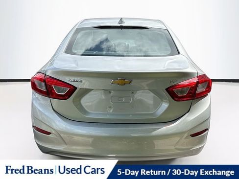Used 2018 Chevrolet Cruze LT w/ Convenience Package FWD image 7