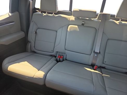 Used 2025 GMC Sierra 1500 SLT w/ SLT Premium Plus Package AWD/4WD image 40