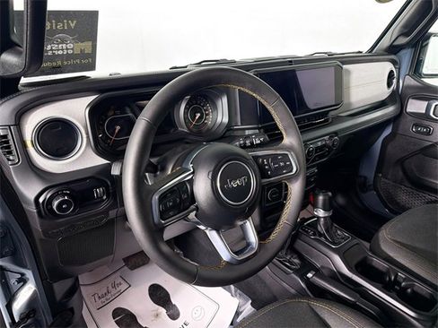 Used 2024 Jeep Wrangler Sahara image 9