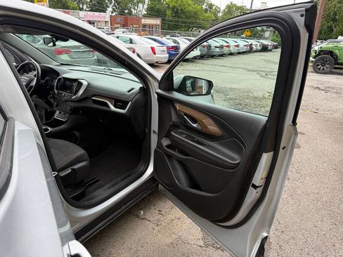 Used 2018 GMC Terrain SLE FWD image 16
