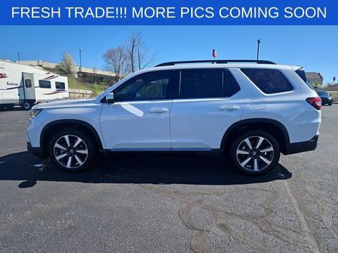Certified 2024 Honda Pilot Touring image 2