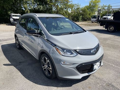 Used 2020 Chevrolet Bolt Premier w/ Infotainment Package FWD image 13
