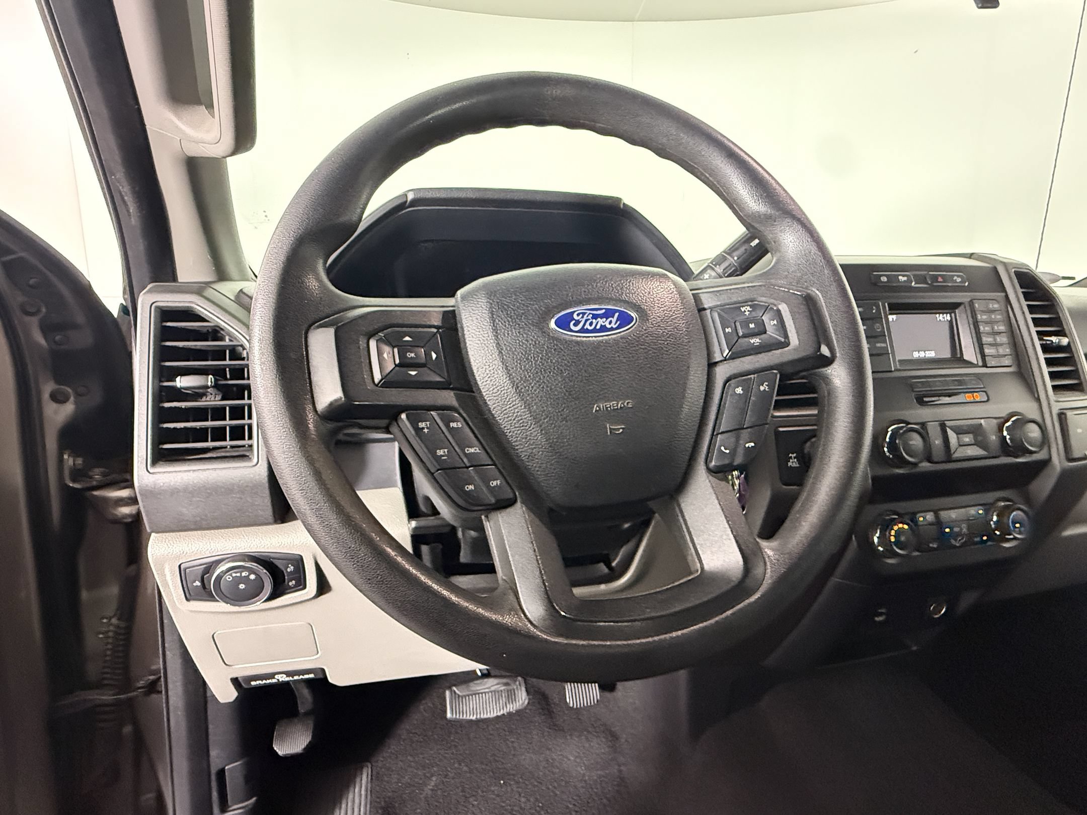 Used 2019 Ford F250 XL w/ STX Appearance Package AWD/4WD image 4