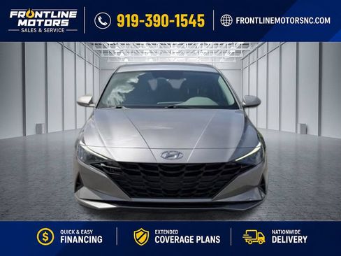 Used 2022 Hyundai Elantra SE FWD image 4