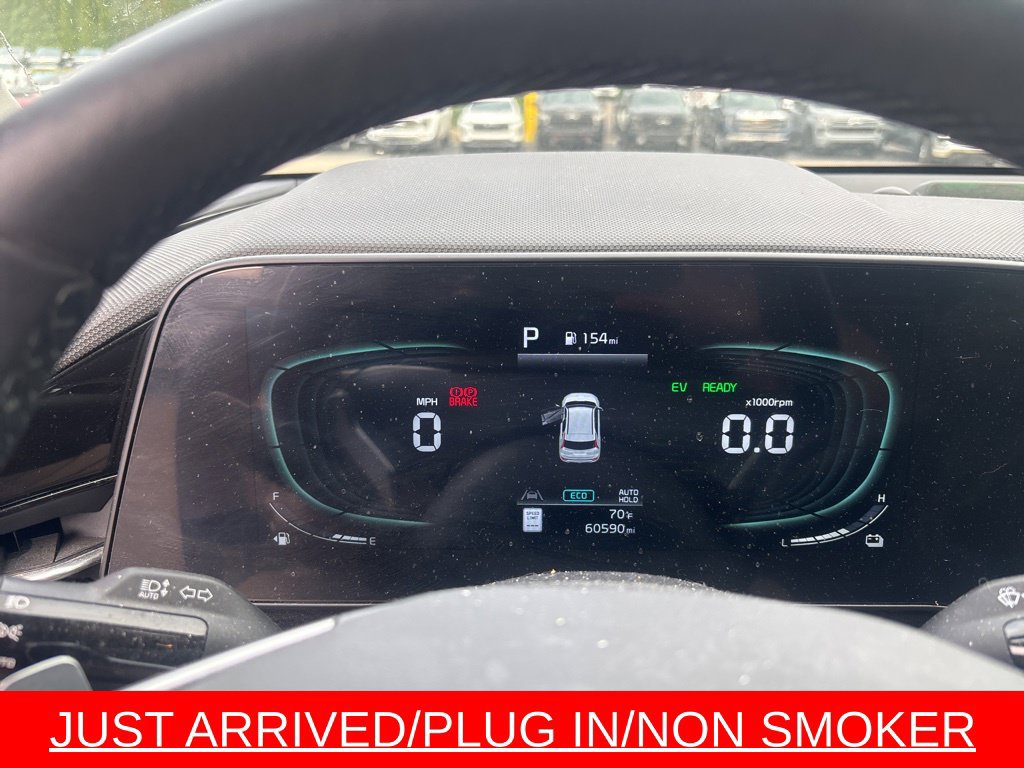 Used 2023 Kia Niro EX w/ EX Cold Weather Package FWD image 10