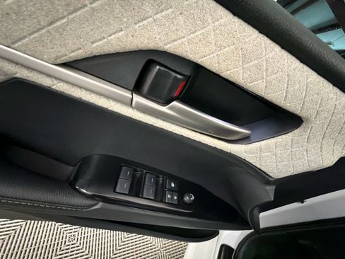 Used 2025 Toyota Camry XLE FWD image 21