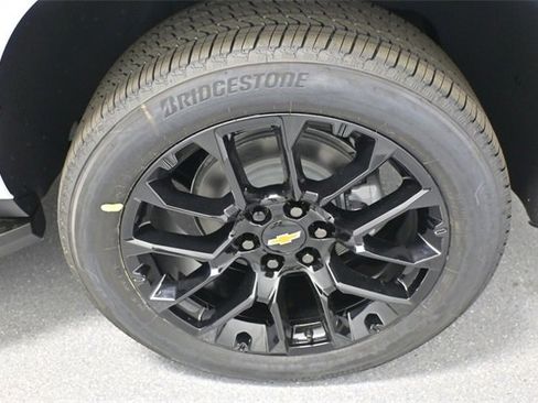 New 2026 Chevrolet Suburban Premier image 10