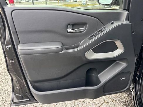 Used 2024 Nissan Frontier SL w/ Technology Package image 8