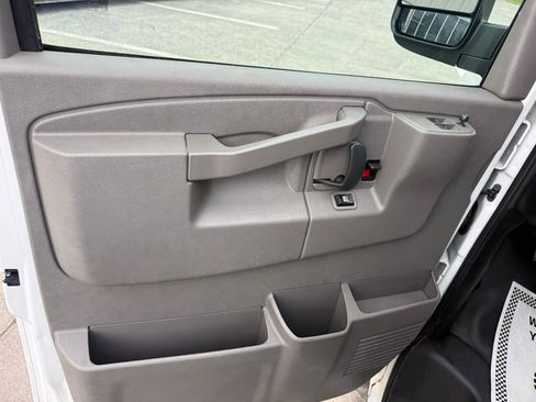 Used 2019 Chevrolet Express 2500 w/ Driver Convenience Package image 29