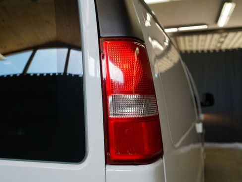 Used 2022 Chevrolet Express 2500 w/ Driver Convenience Package RWD image 43