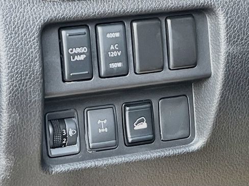 Used 2021 Nissan Titan PRO-4X w/ Pro-4x Convenience Package AWD/4WD image 10