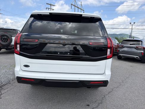 Used 2025 Ford Expedition Tremor AWD/4WD image 5
